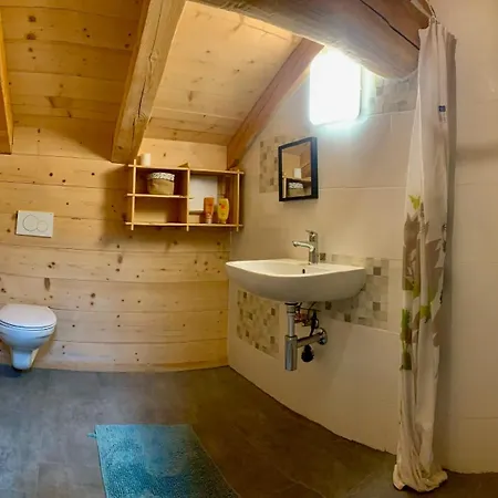 Alpage Le Pont بيت للعطل *