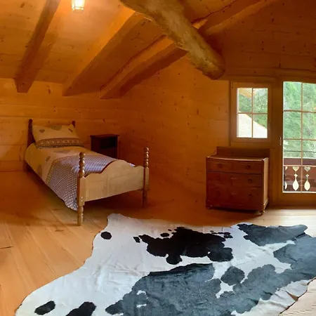 Alpage Le Pont بيت للعطل *